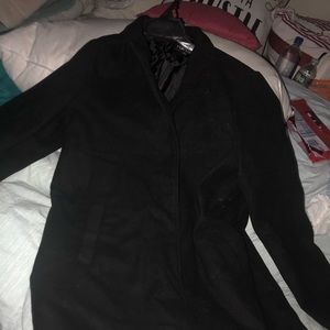 Beautiful black jacket to keep you warm in chilly weather